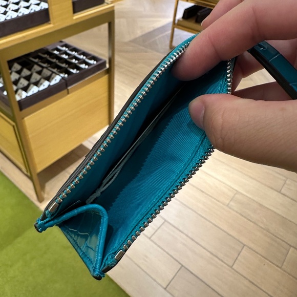 NWT! Tory Burch TB Women's Britten Embossed Zip card case 141067 In Ocean Meadow - Picture 7 of 8